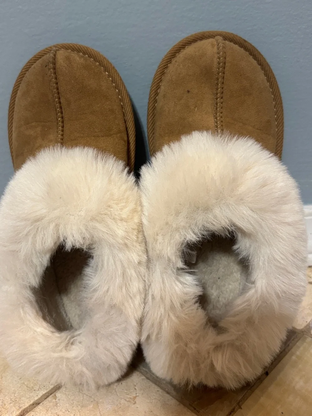 Kids Cozy Faux-Fur Lined Slippers in Brown and Cream- size 13 Little kids